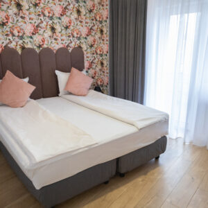 סוויטה עם מרפסת (80 מ"ר)