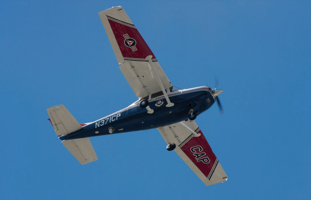 Cessna 182 Skylane in flight